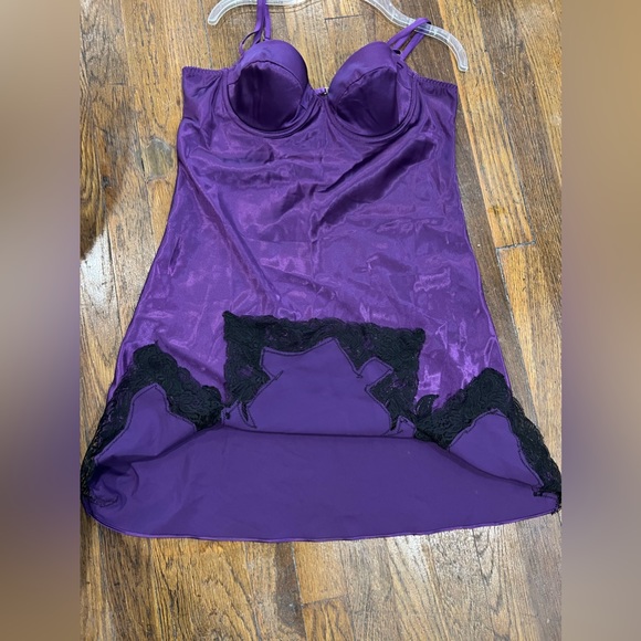 Sexy sleep dress with cut out at the bottom - Picture 5 of 9